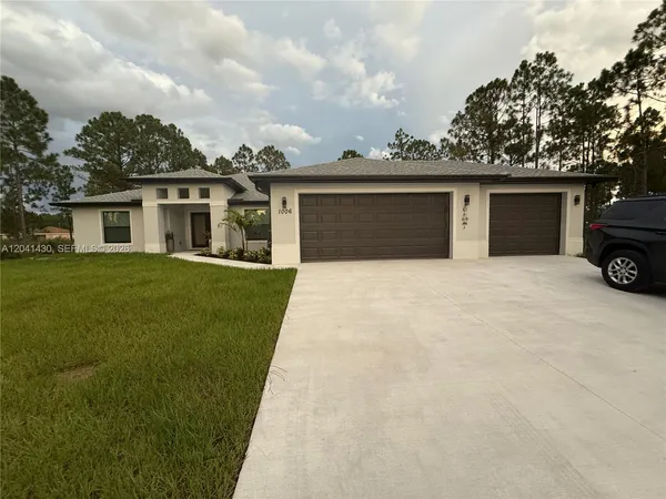 $2,900 | 1006 Rush Avenue, Lehigh Acres, FL 33972