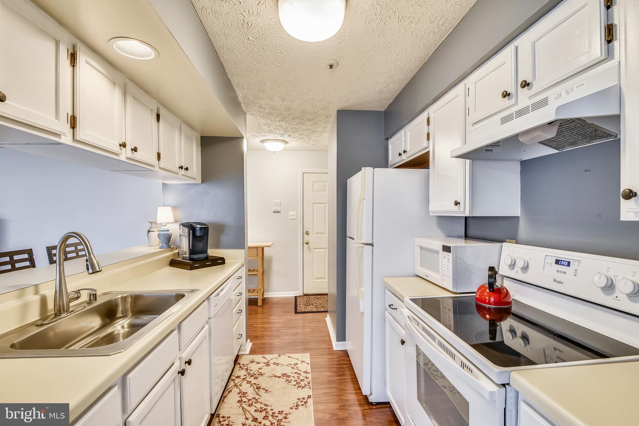 733 Deering Road, Unit 6G Pasadena, MD 21122 - Photo 12 of 37 Kitchen