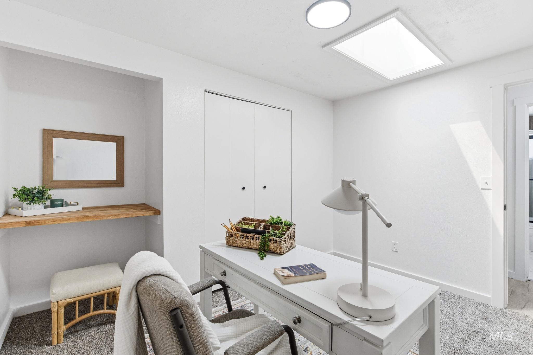 2224 Rachel Circle Boise, ID 83706 - Photo 24 of 50 Bright interior space featuring a recessed ceiling light and a rectangular skylight