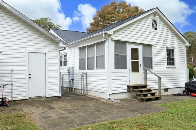 $285,000 | 612 North Carr Street, Mebane, NC 27302