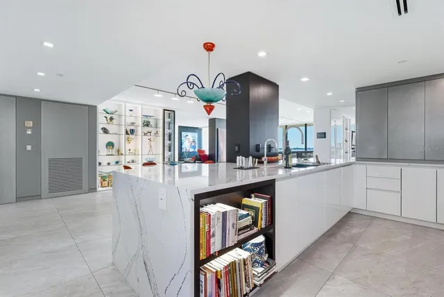 $1,550,000 | 1255 North Gulfstream Avenue, Unit 607, Sarasota, FL 34236