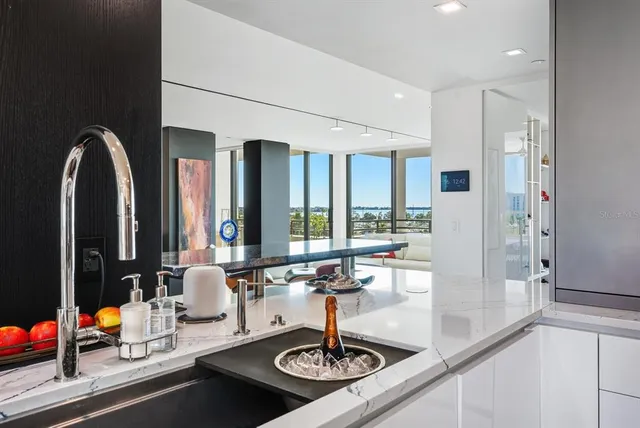 $1,550,000 | 1255 North Gulfstream Avenue, Unit 607, Sarasota, FL 34236