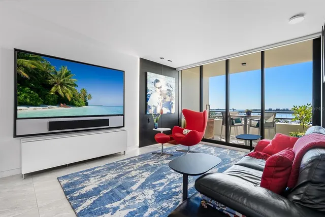 $1,550,000 | 1255 North Gulfstream Avenue, Unit 607, Sarasota, FL 34236