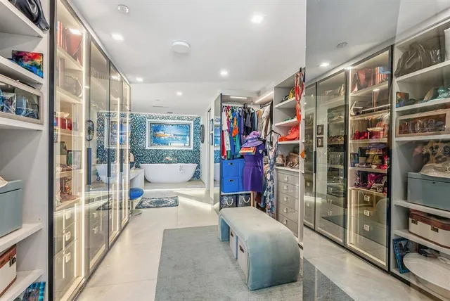 $1,550,000 | 1255 North Gulfstream Avenue, Unit 607, Sarasota, FL 34236