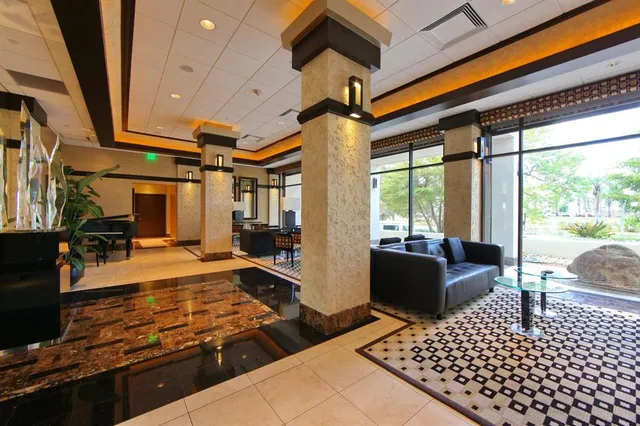 $1,550,000 | 1255 North Gulfstream Avenue, Unit 607, Sarasota, FL 34236