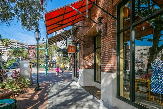 $1,550,000 | 1255 North Gulfstream Avenue, Unit 607, Sarasota, FL 34236