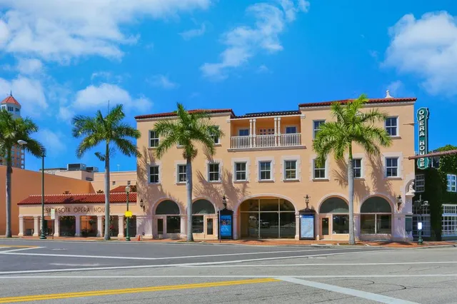 $1,550,000 | 1255 North Gulfstream Avenue, Unit 607, Sarasota, FL 34236