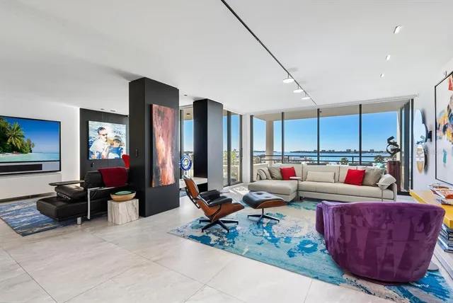 $1,550,000 | 1255 North Gulfstream Avenue, Unit 607, Sarasota, FL 34236