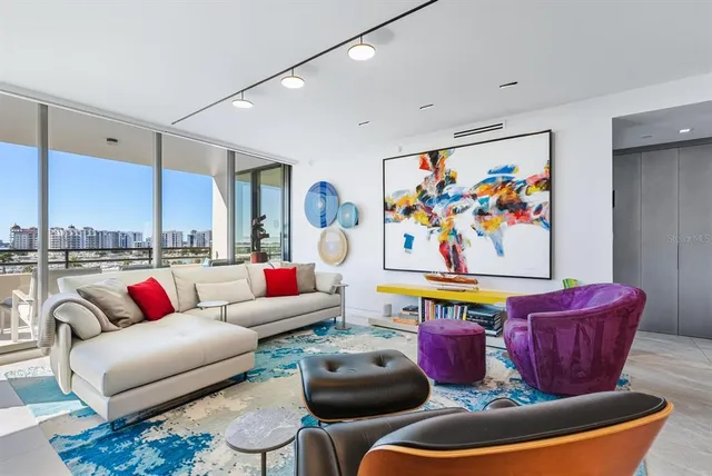 $1,550,000 | 1255 North Gulfstream Avenue, Unit 607, Sarasota, FL 34236