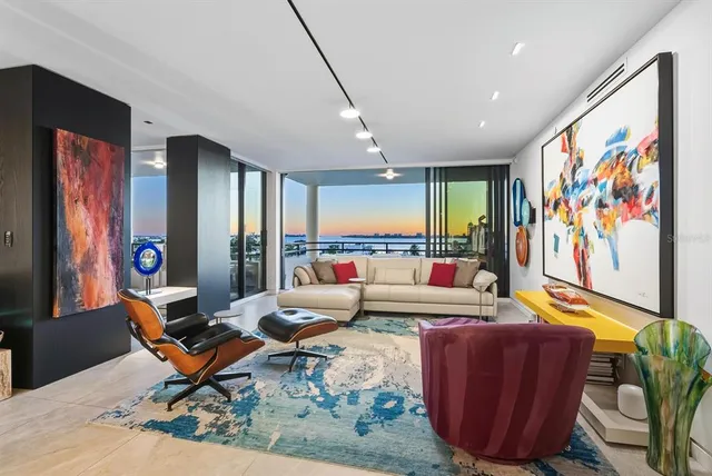 $1,550,000 | 1255 North Gulfstream Avenue, Unit 607, Sarasota, FL 34236