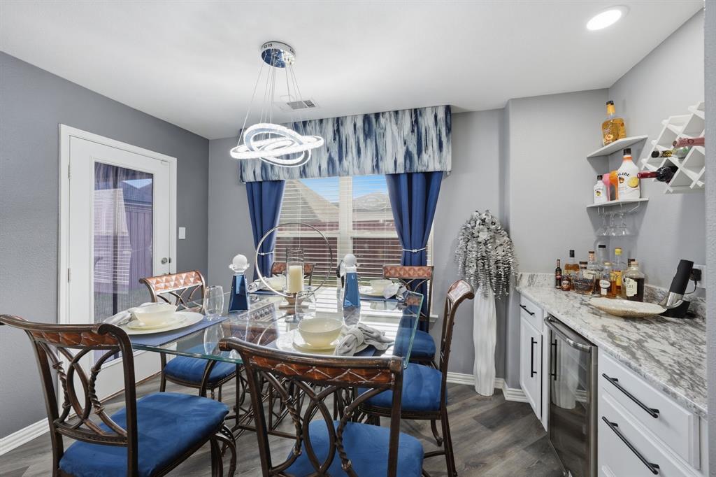 8342 Timberbrook Lane Dallas, TX 75249 - Photo 13 of 39 Gallery Image 13