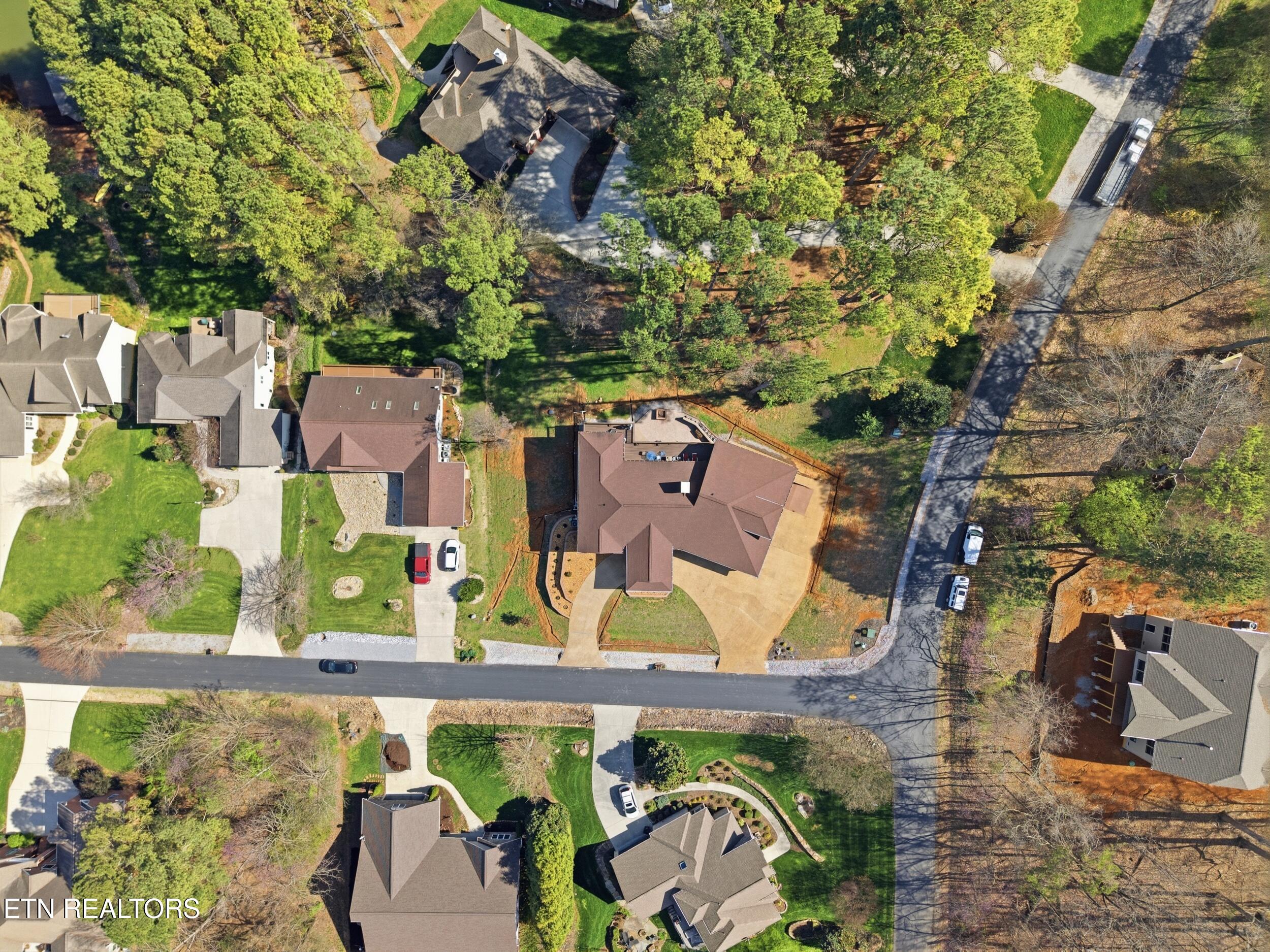 301 Inagehi Lane Loudon, TN 37774 - Photo 13 of 59 301_inaghei_ln_0038