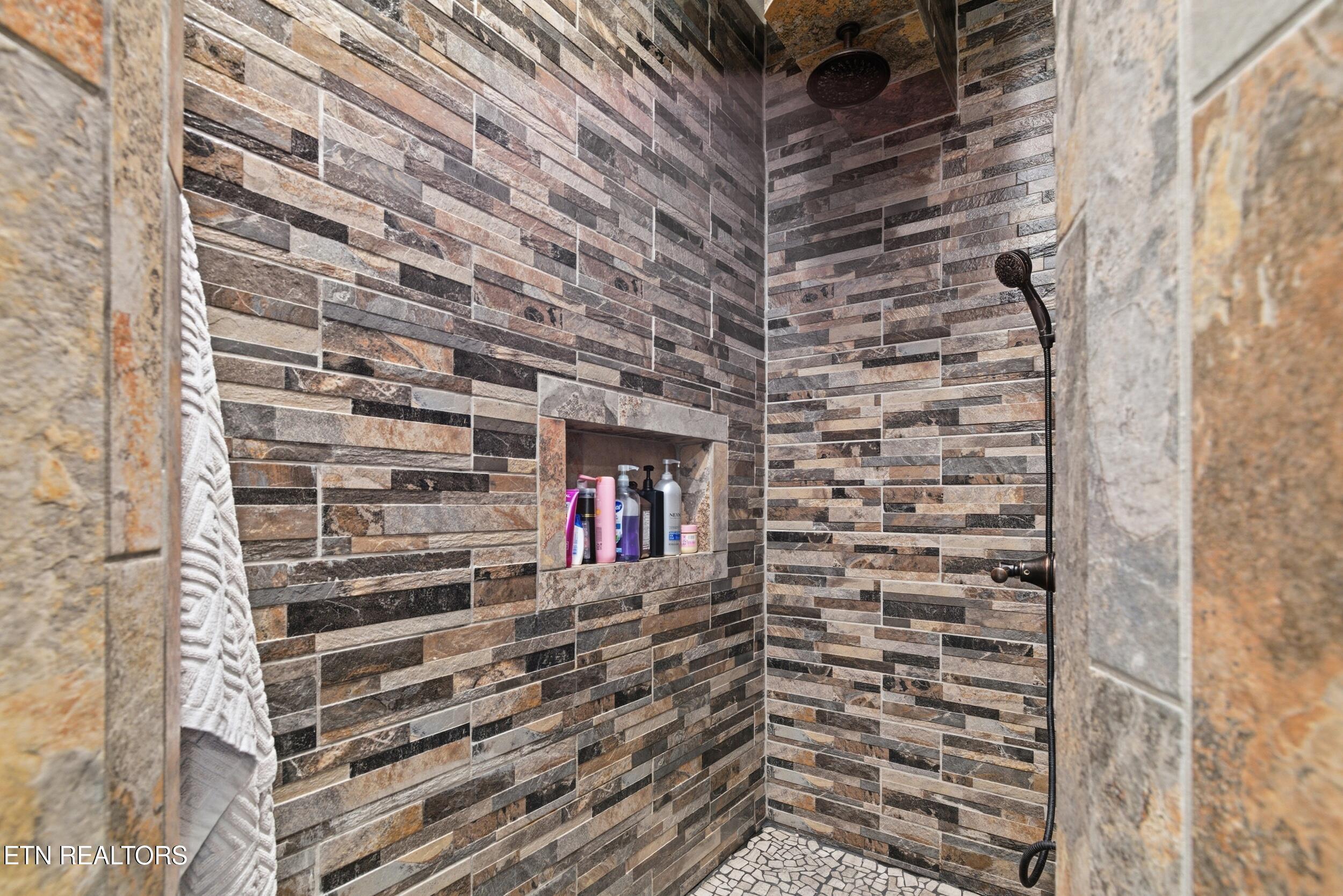 301 Inagehi Lane Loudon, TN 37774 - Photo 30 of 59 301_inaghei_ln_0089