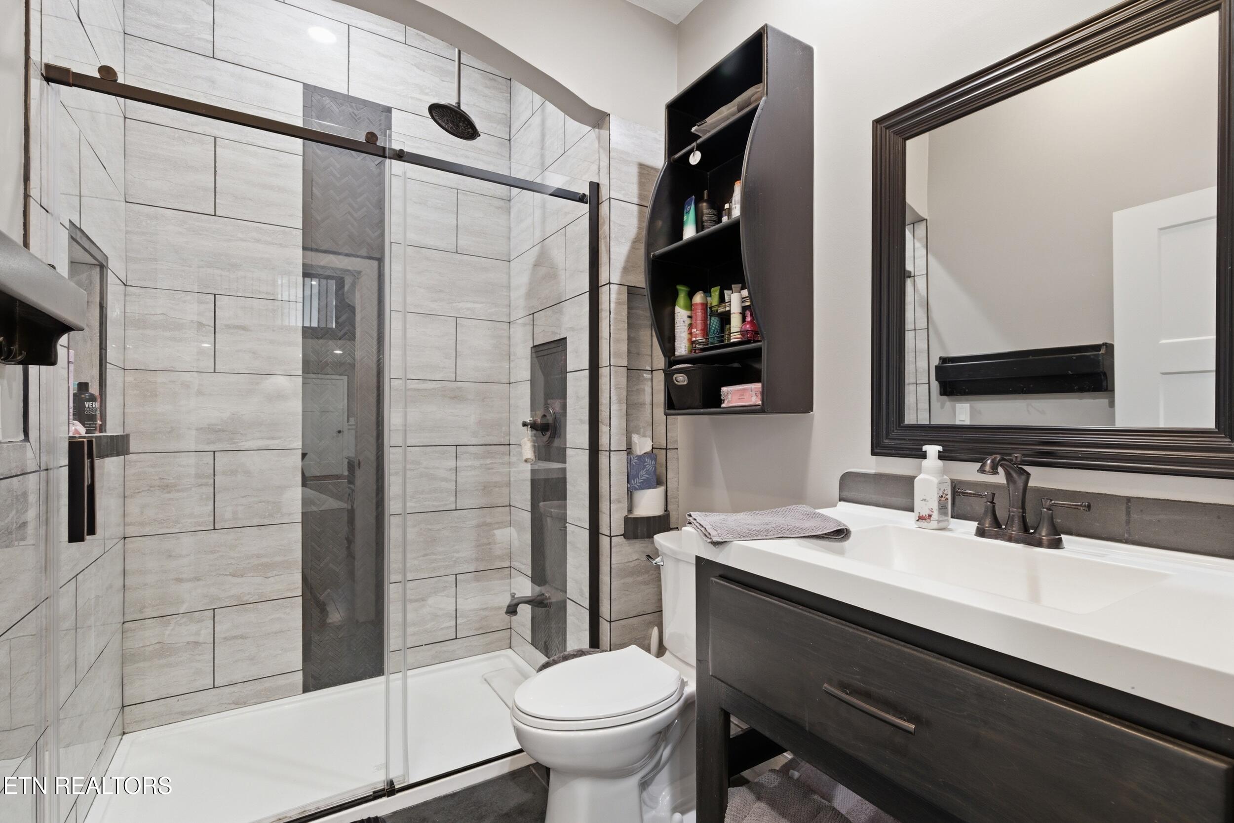 301 Inagehi Lane Loudon, TN 37774 - Photo 35 of 59 301_inaghei_ln_0104