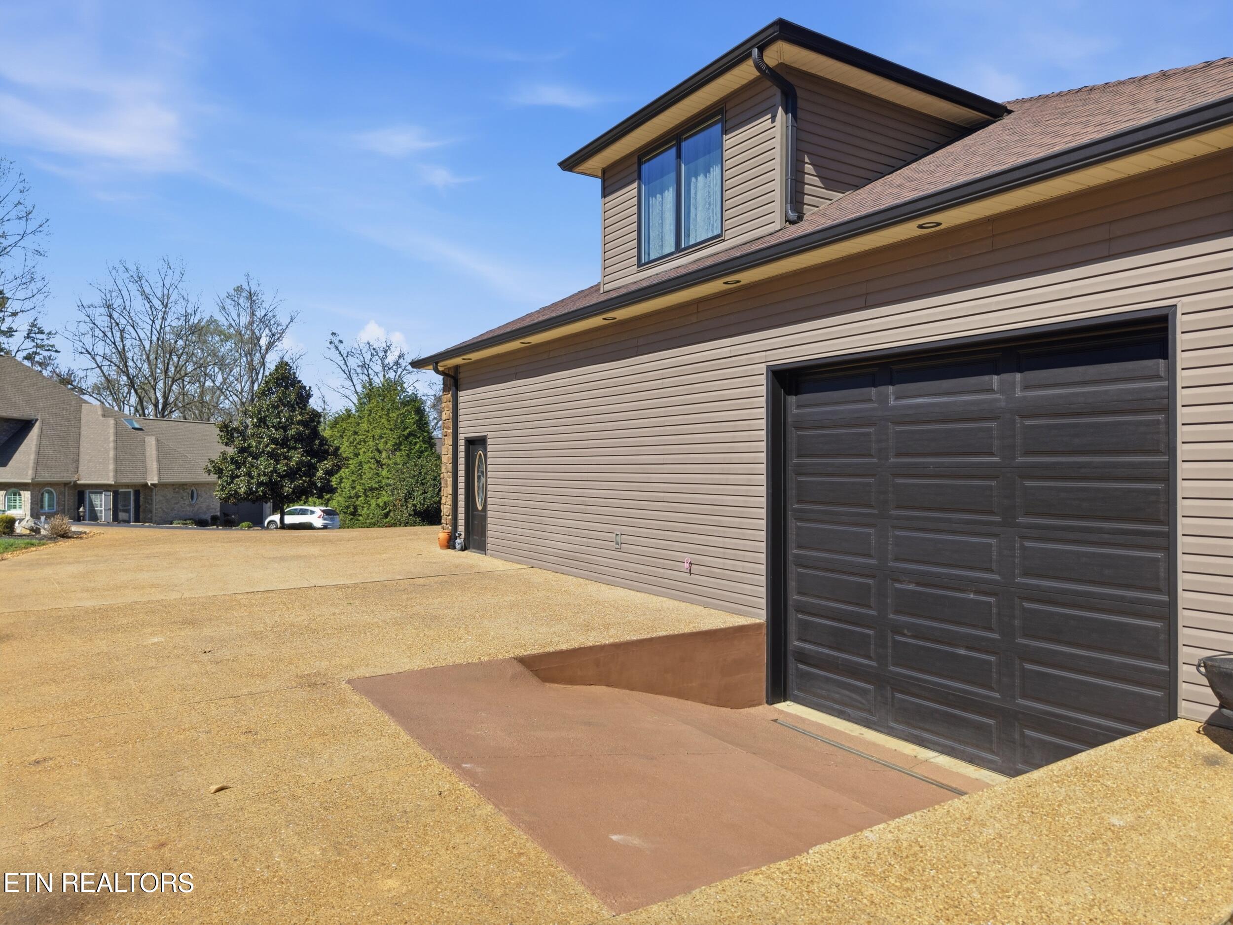 301 Inagehi Lane Loudon, TN 37774 - Photo 4 of 59 301_inaghei_ln_0011