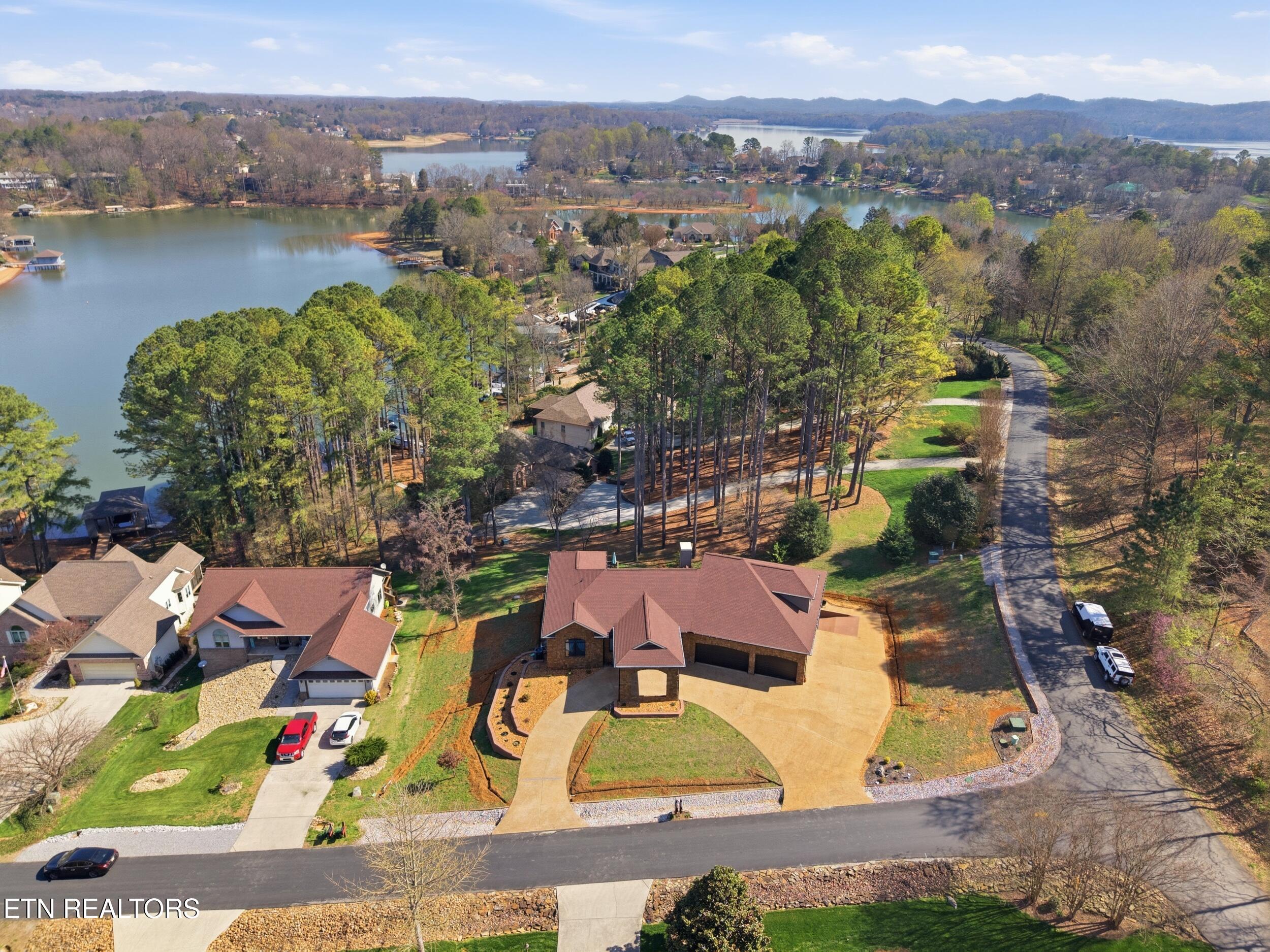 301 Inagehi Lane Loudon, TN 37774 - Photo 9 of 59 301_inaghei_ln_0026