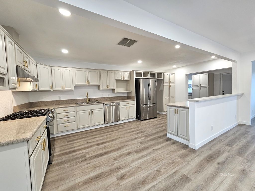 121 South Sunland Street Ridgecrest, CA 93555 - Photo 3 of 33 Gallery Image 3