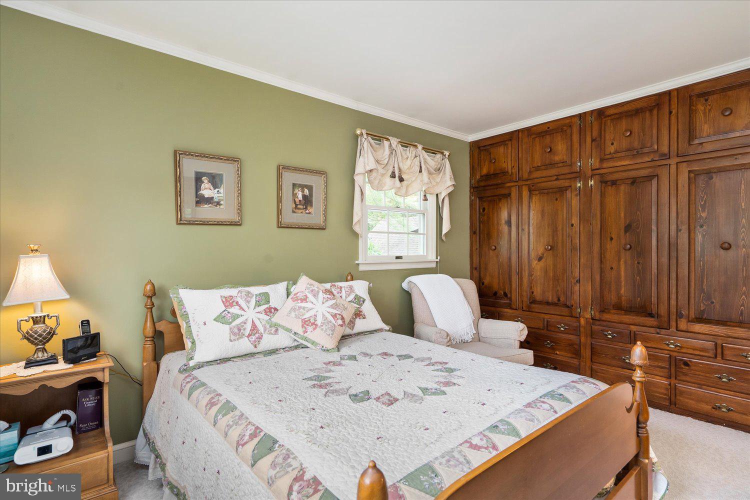 806 Suburbian Road Reisterstown, MD 21136 - Photo 21 of 41 Wall of Closets in Second Bedroom!