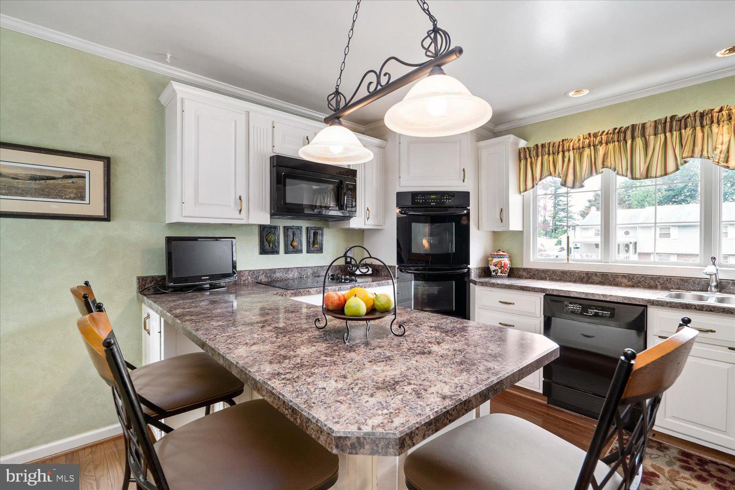 806 Suburbian Road Reisterstown, MD 21136 - Photo 10 of 41 So Much Prep Space!