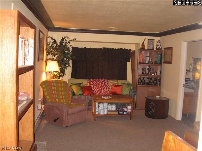 3899 Dunton Road Lorain, OH 44055 - Photo 7 of 10 LIVING ROOM
