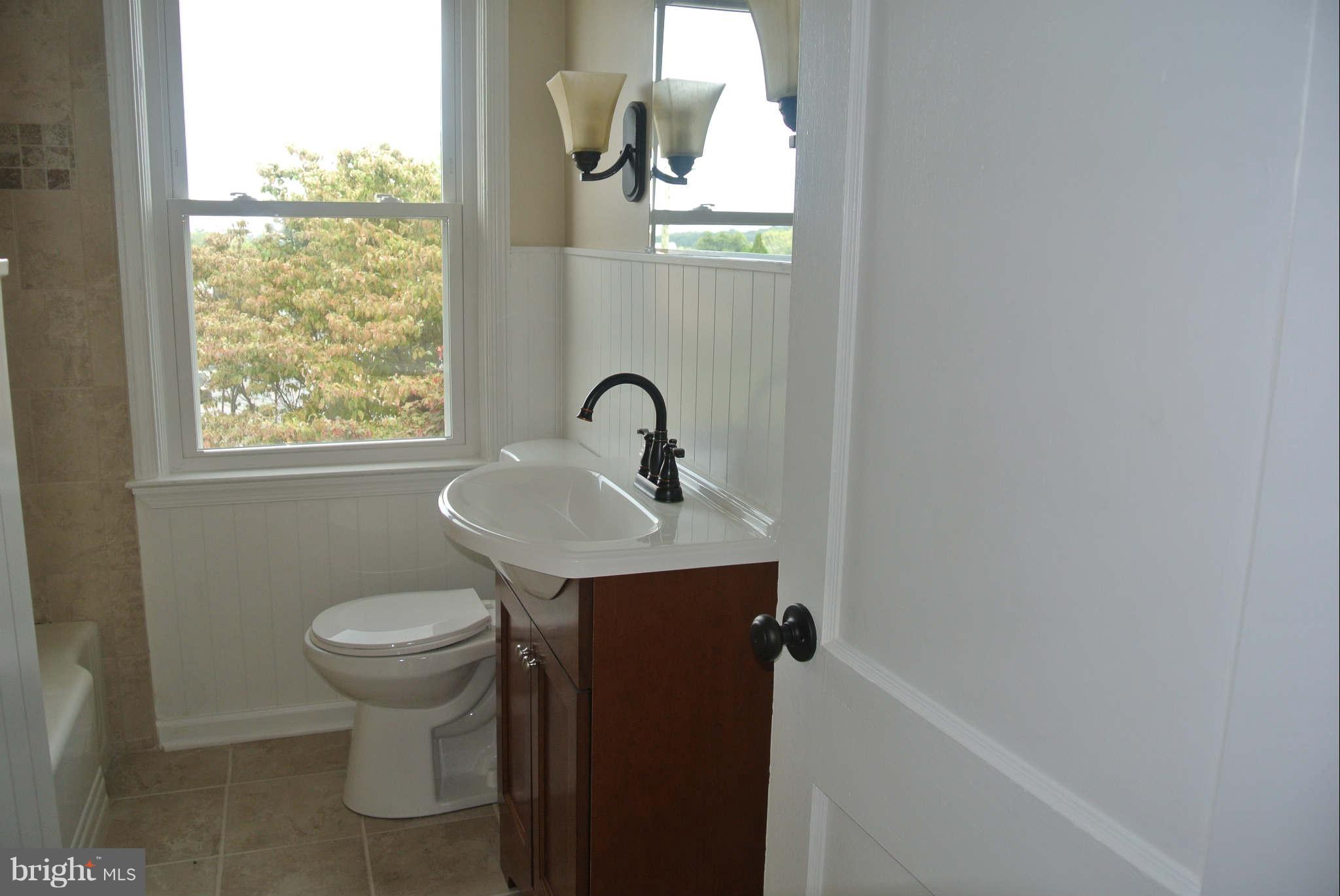 1176 Newfield Road Baltimore, MD 21207 - Photo 11 of 25 Bath