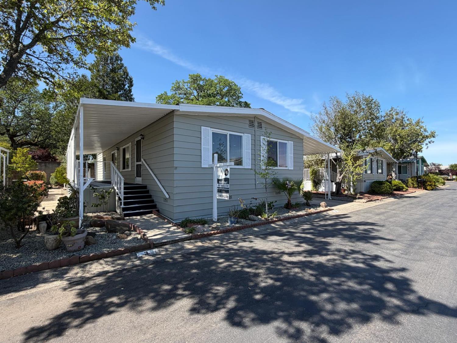 3 Rimma Way Roseville, CA 95661 - Photo 2 of 38 a view of a house with a yard