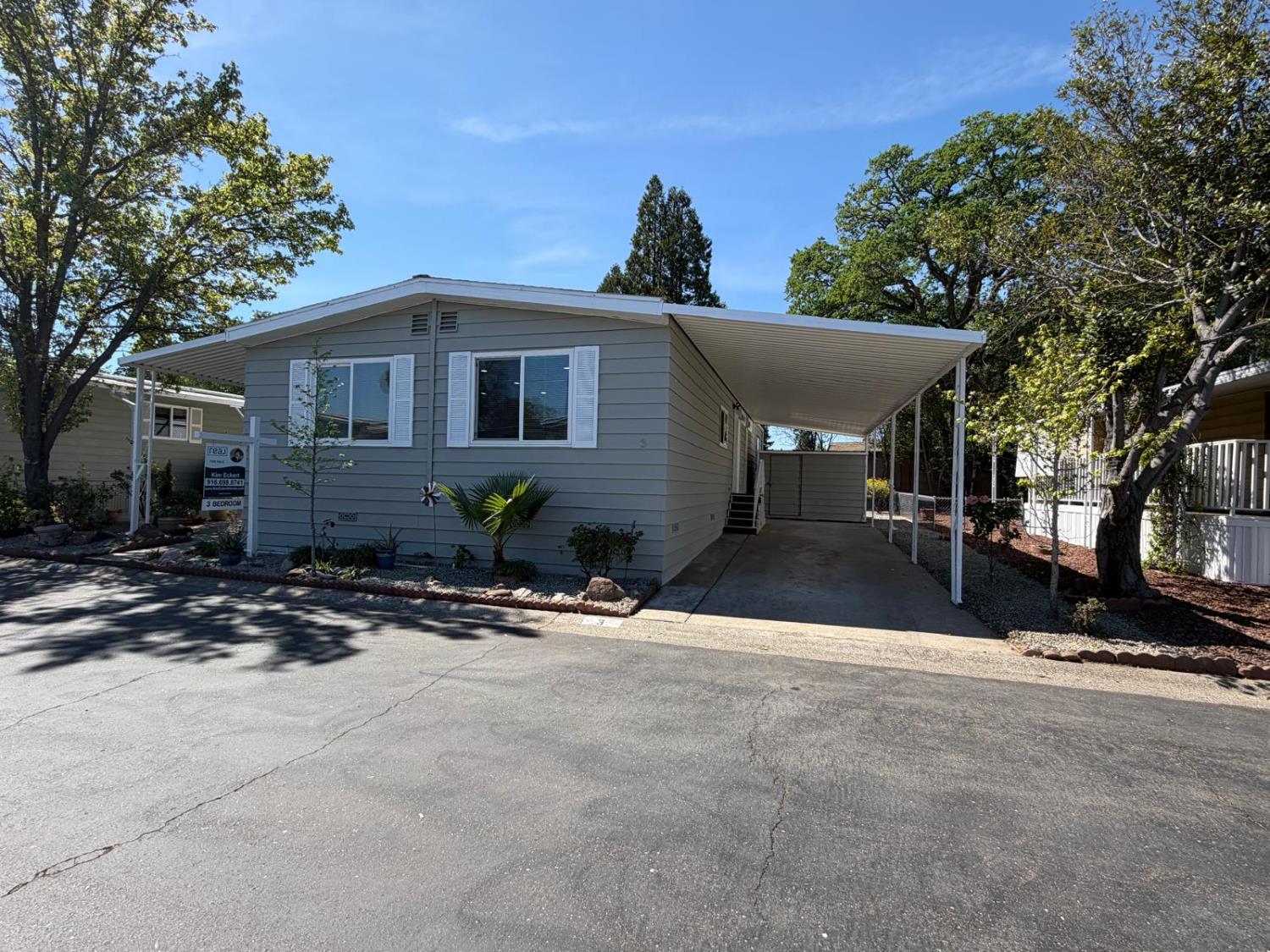 3 Rimma Way Roseville, CA 95661 - Photo 4 of 38 a view of a house with a patio