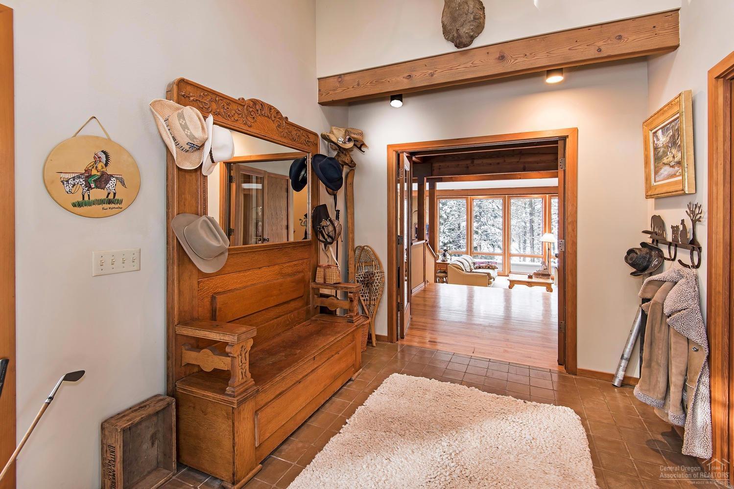 70320 Arvensis Black Butte Ranch, OR 97759 - Photo 3 of 22 Gallery Image 3