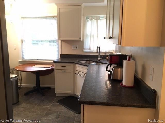 26049 Drake Road Farmington Hills, MI 48331 - Photo 14 of 30