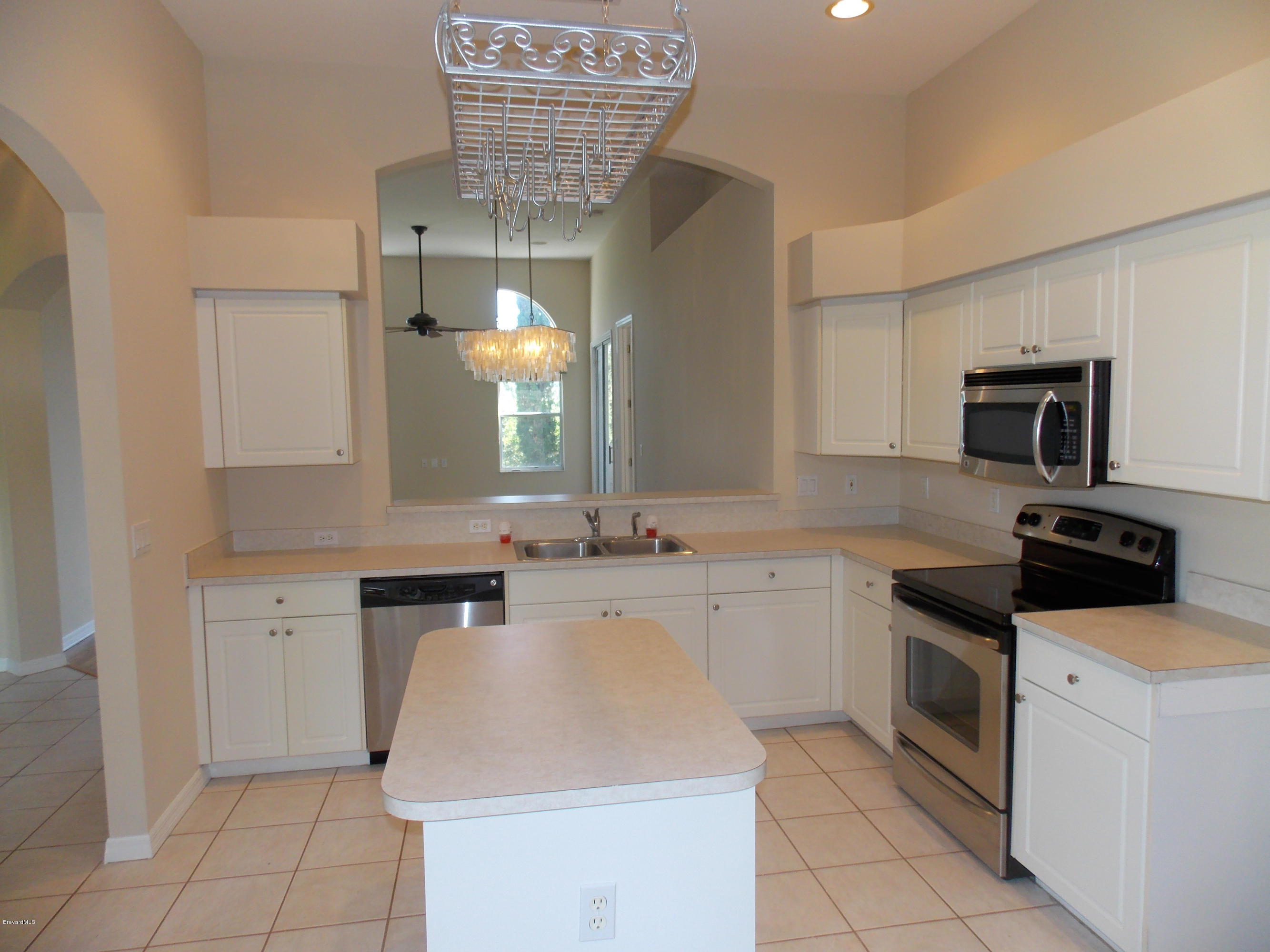 4411 Portage Trail Melbourne, FL 32940 - Photo 2 of 10 Kitchen