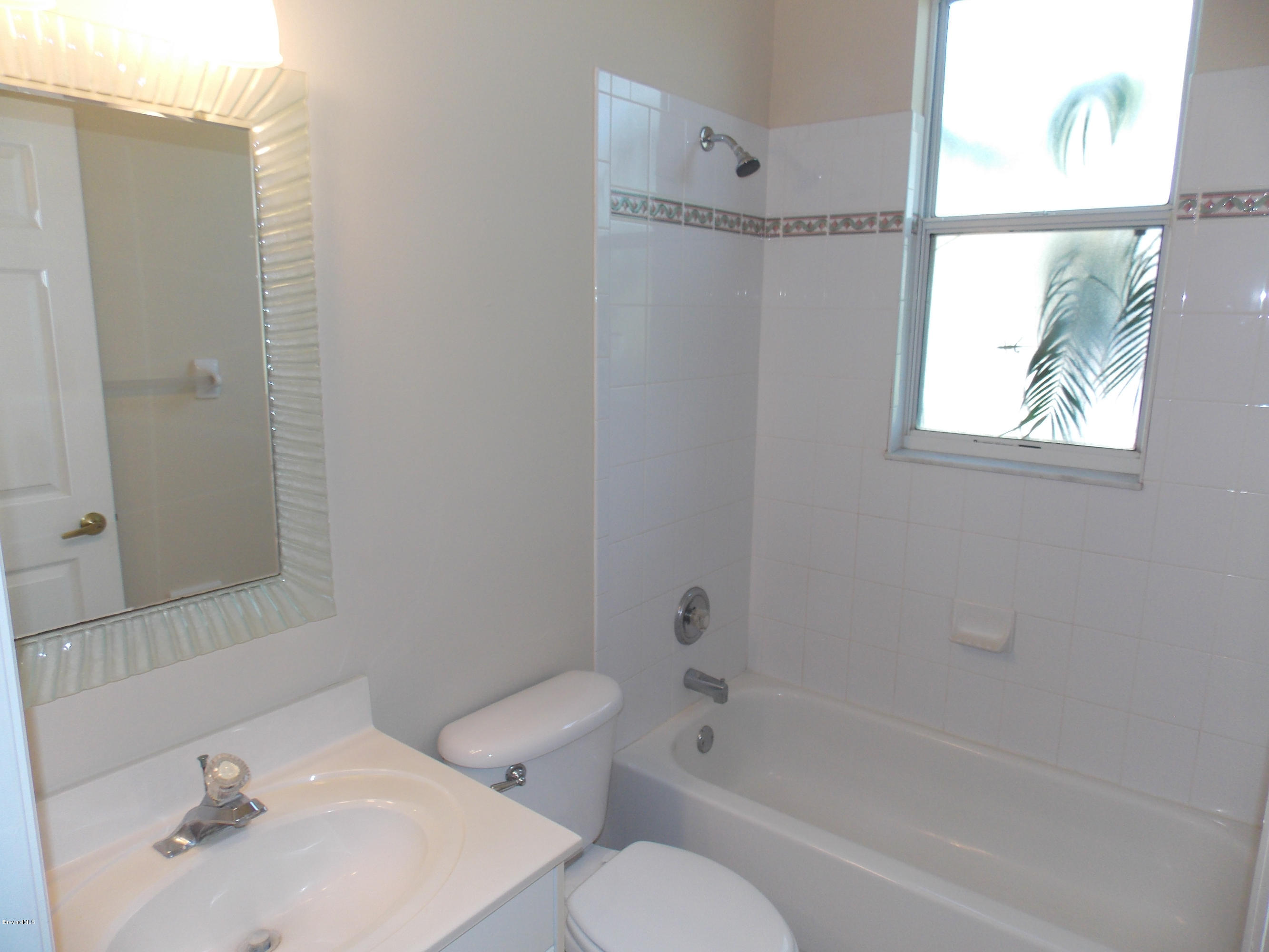 4411 Portage Trail Melbourne, FL 32940 - Photo 6 of 10 Guest bath