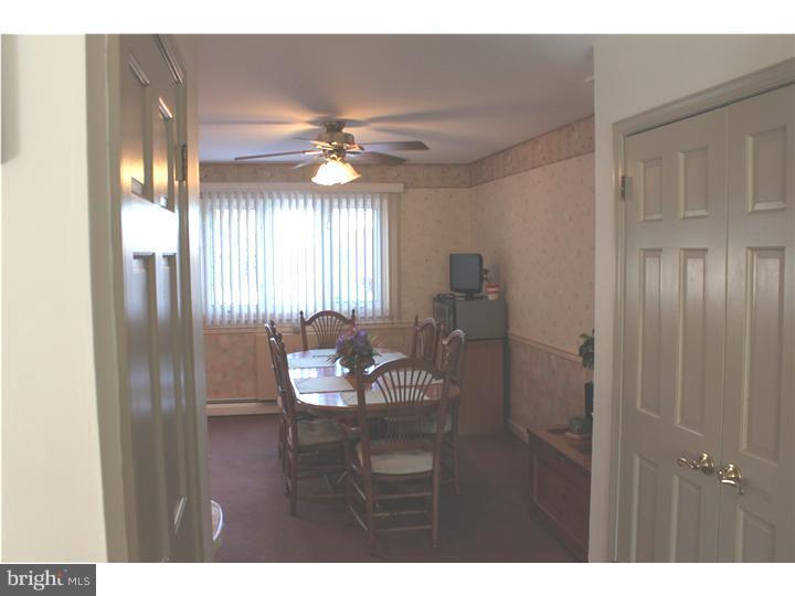 10911 Heflin Road Philadelphia, PA 19154 - Photo 3 of 12 Dining Room