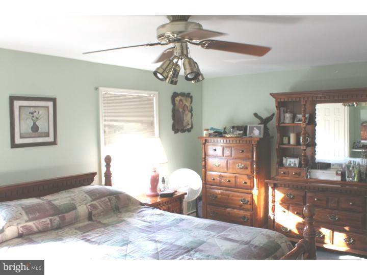 10911 Heflin Road Philadelphia, PA 19154 - Photo 8 of 12 Bedroom - Main