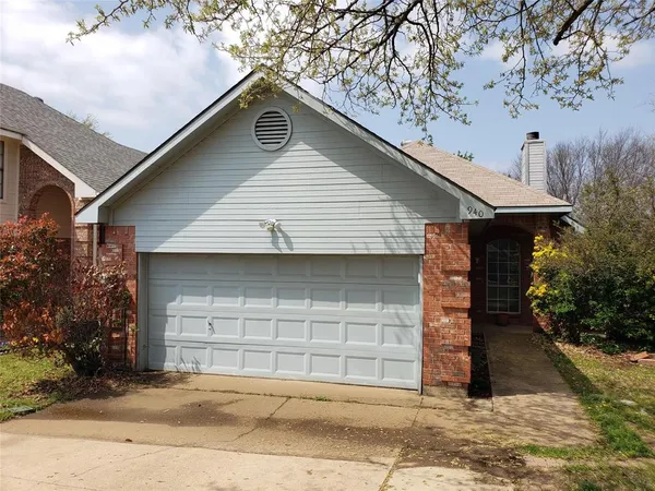 $2,100 | 940 South Old Orchard Lane, Lewisville, TX 75067