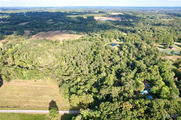 $90,000 | 8206 Eakin Grove Road, Benton, IL 62812