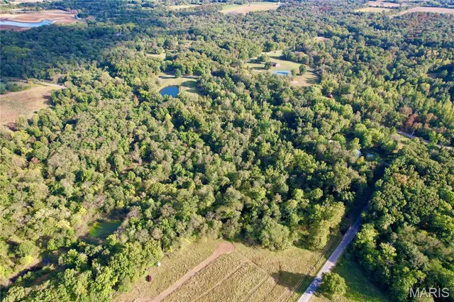 $90,000 | 8206 Eakin Grove Road, Benton, IL 62812