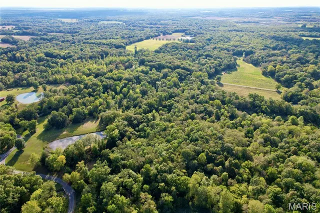 $90,000 | 8206 Eakin Grove Road, Benton, IL 62812