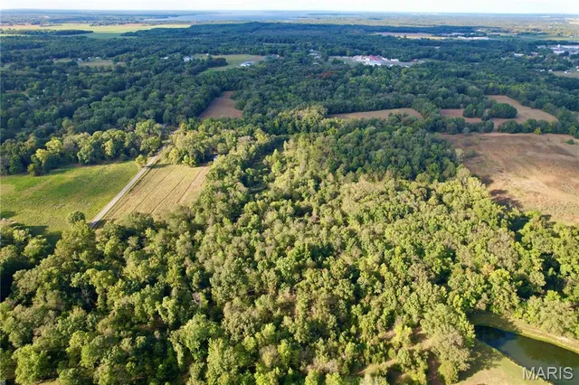 $90,000 | 8206 Eakin Grove Road, Benton, IL 62812