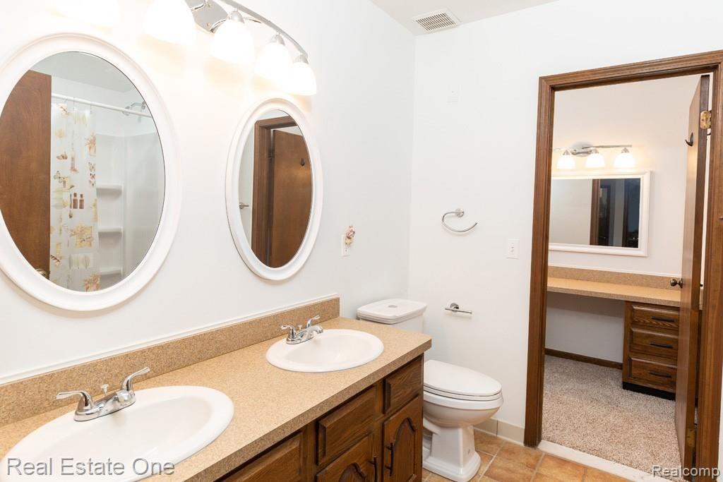34435 West 9 Mile Road Farmington Hills, MI 48335 - Photo 23 of 32