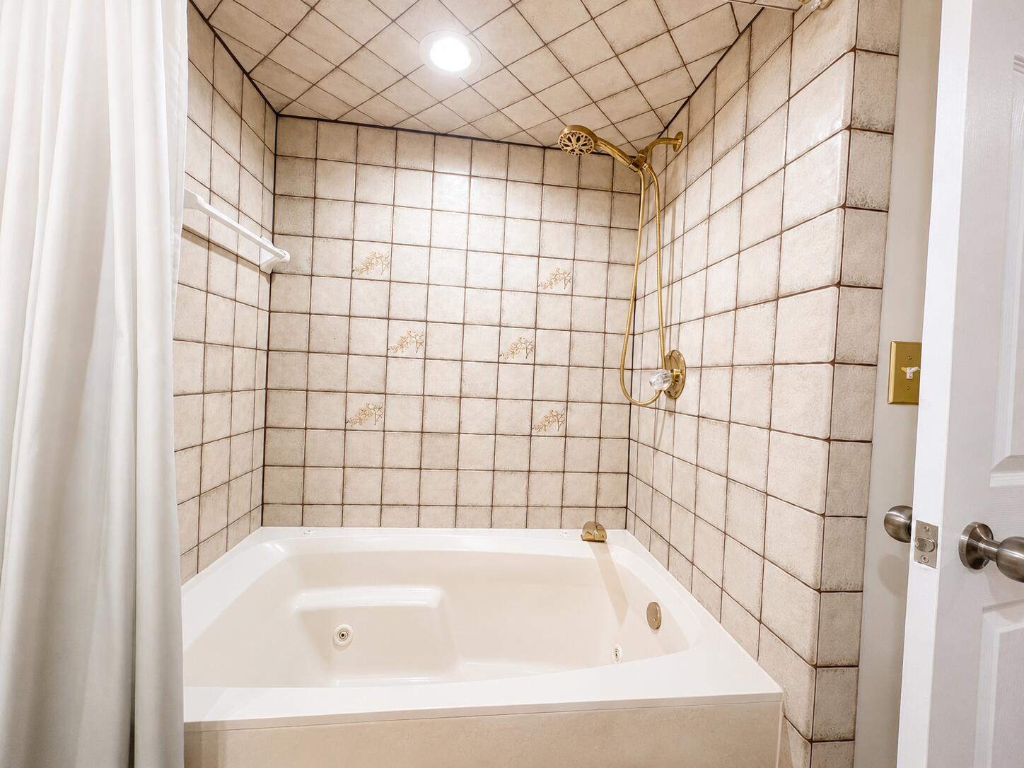 2612 Amsterdam Road Villa Hills, KY 41017 - Photo 25 of 52 PRIMARY BATHROOM SPA JETTED TUB