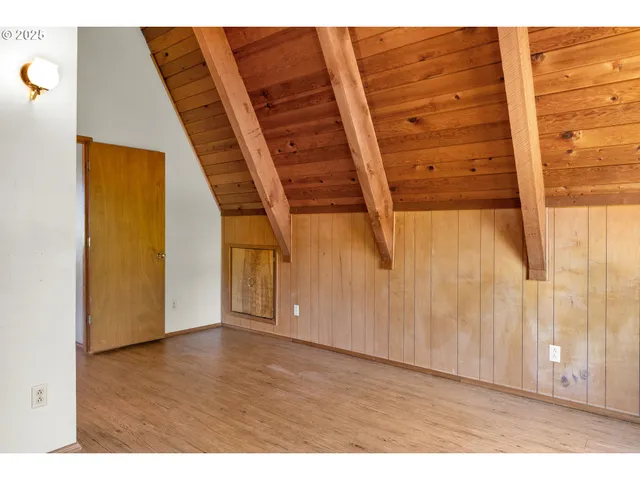 $699,000 | 45265 Sunnyside Road, Foster, OR 97345