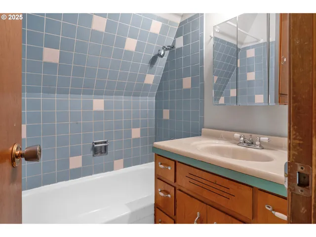 $699,000 | 45265 Sunnyside Road, Foster, OR 97345