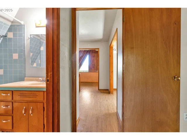 $699,000 | 45265 Sunnyside Road, Foster, OR 97345