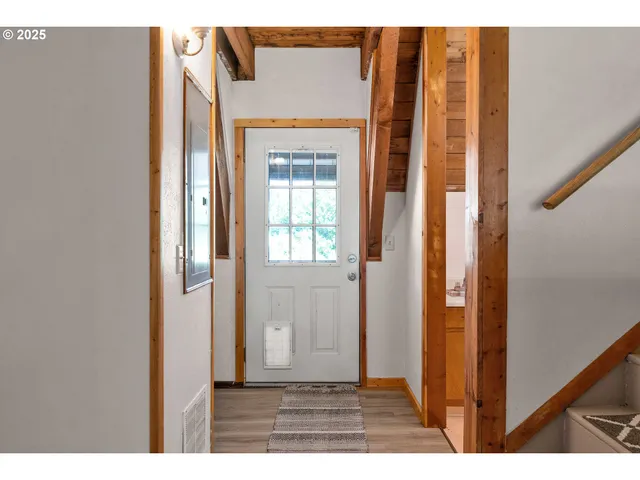 $699,000 | 45265 Sunnyside Road, Foster, OR 97345