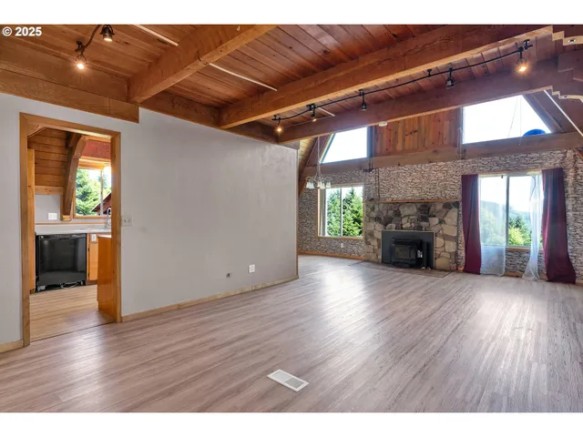 $699,000 | 45265 Sunnyside Road, Foster, OR 97345