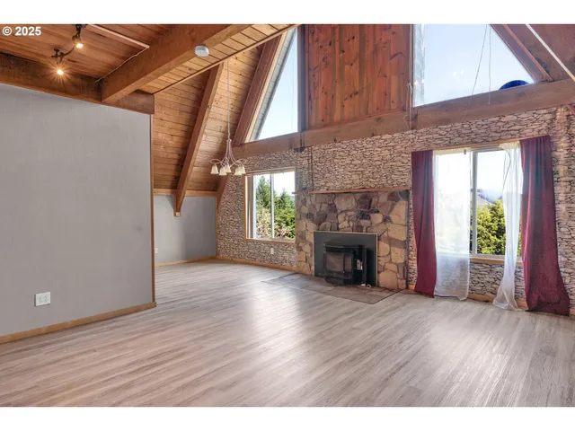 $699,000 | 45265 Sunnyside Road, Foster, OR 97345