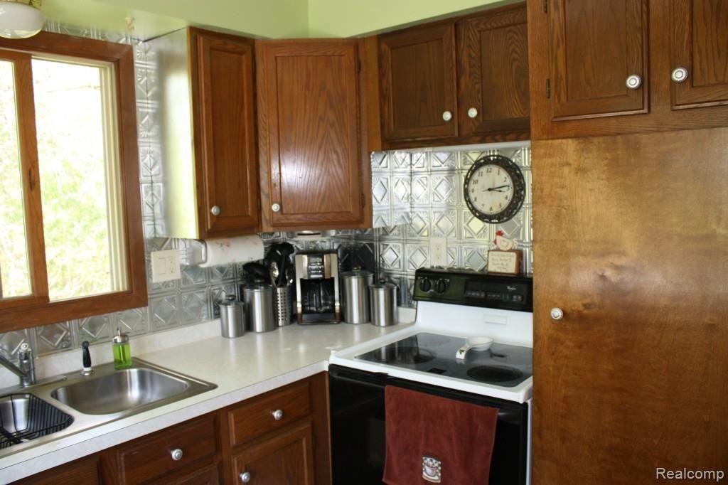 3142 Listerman Road Howell, MI 48855 - Photo 6 of 43 IMG_5806.jpg
