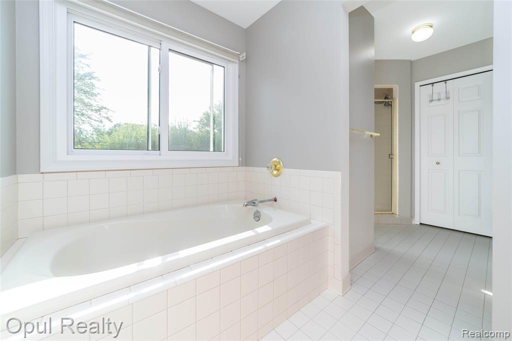 3830 Kossuth Road Lake Orion, MI 48360 - Photo 17 of 27