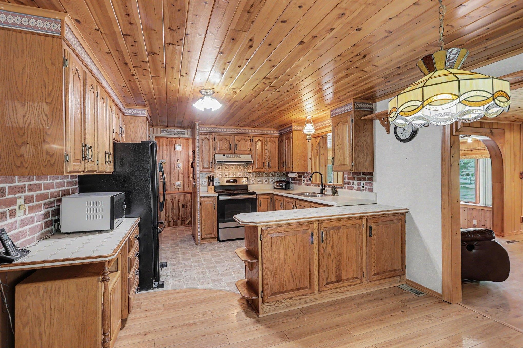 2437 Amelith Road Bay City, MI 48706 - Photo 9 of 36