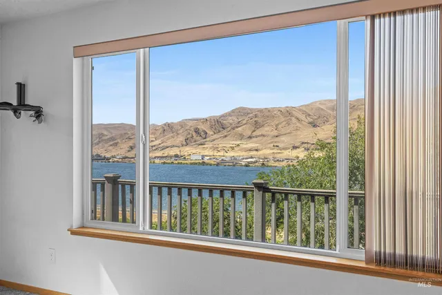 $499,999 | 1962 Golfview Drive, Clarkston, WA 99403